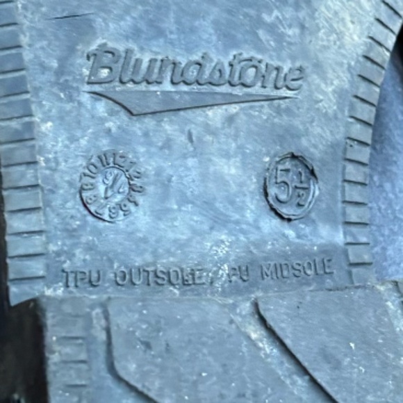 Blundstone's Black Chelsea Boots - Picture 6 of 6